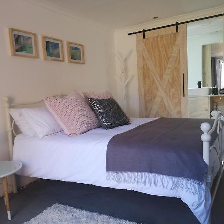 Secure, Private, Queen Room Close To Airport Puerto Elizabeth Exterior foto