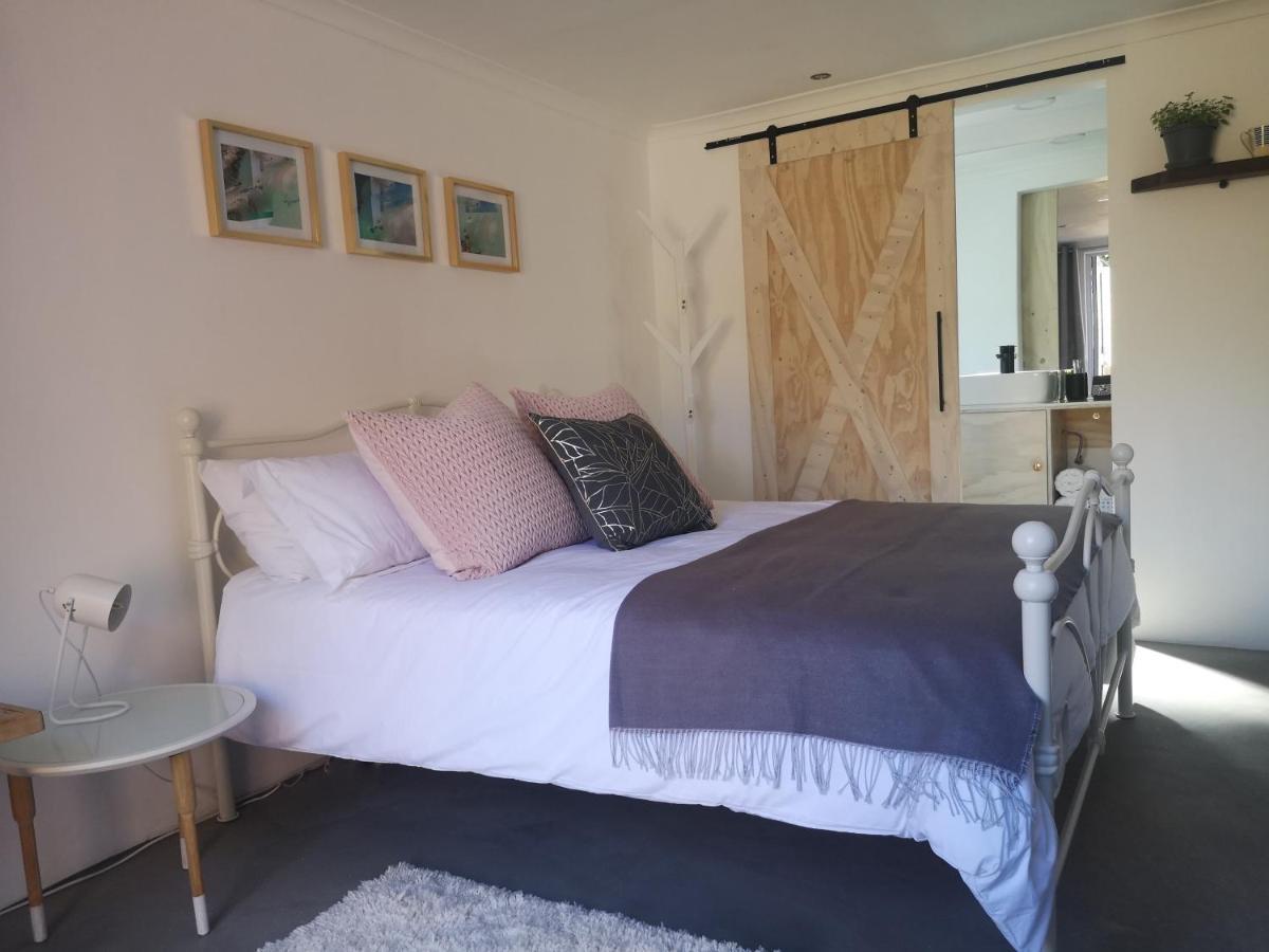 Secure, Private, Queen Room Close To Airport Puerto Elizabeth Exterior foto