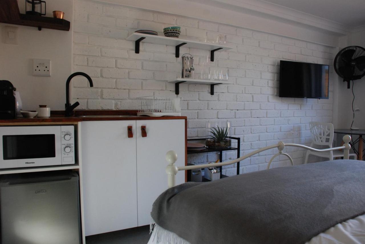Secure, Private, Queen Room Close To Airport Puerto Elizabeth Exterior foto