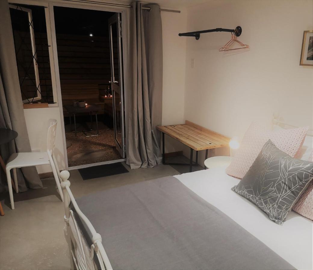 Secure, Private, Queen Room Close To Airport Puerto Elizabeth Exterior foto