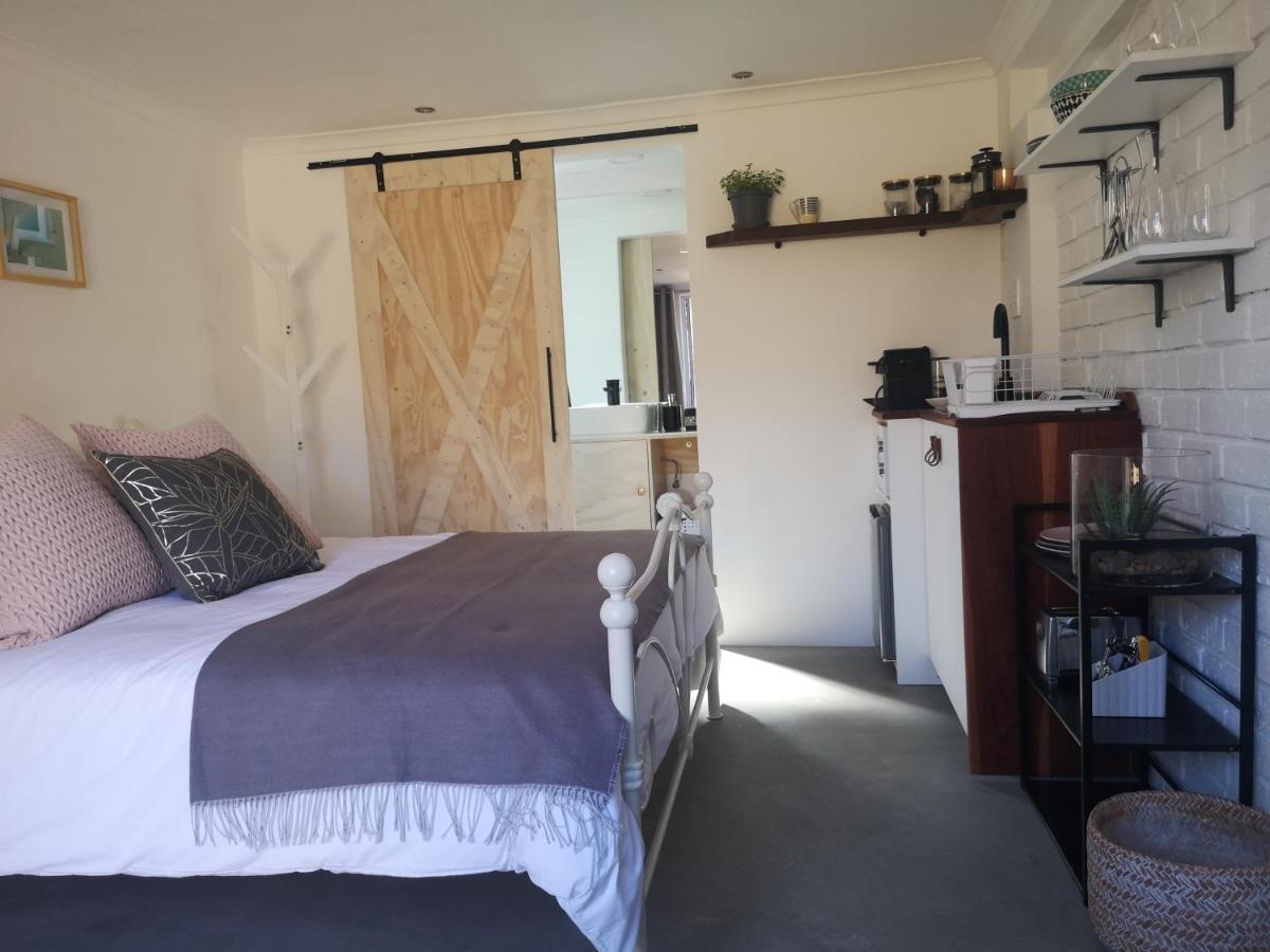 Secure, Private, Queen Room Close To Airport Puerto Elizabeth Exterior foto
